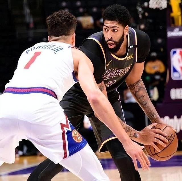 星空体育官方网站-包含【防守战术】马克·塞尔比：用铁壁策略困死对手的词条