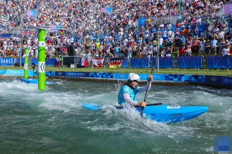 星空官方登录入口-轻舟竞技赛：划破湖面的速度与激情