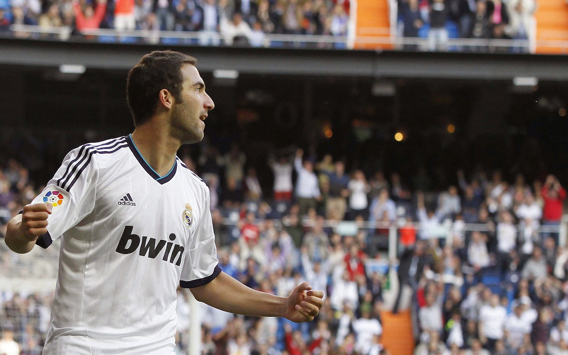 xingkong Sport下载-“西甲激烈争夺：多支豪门死磕榜首”，豪门三强挥金如土,赚足流量的西甲联赛迎来新伙伴