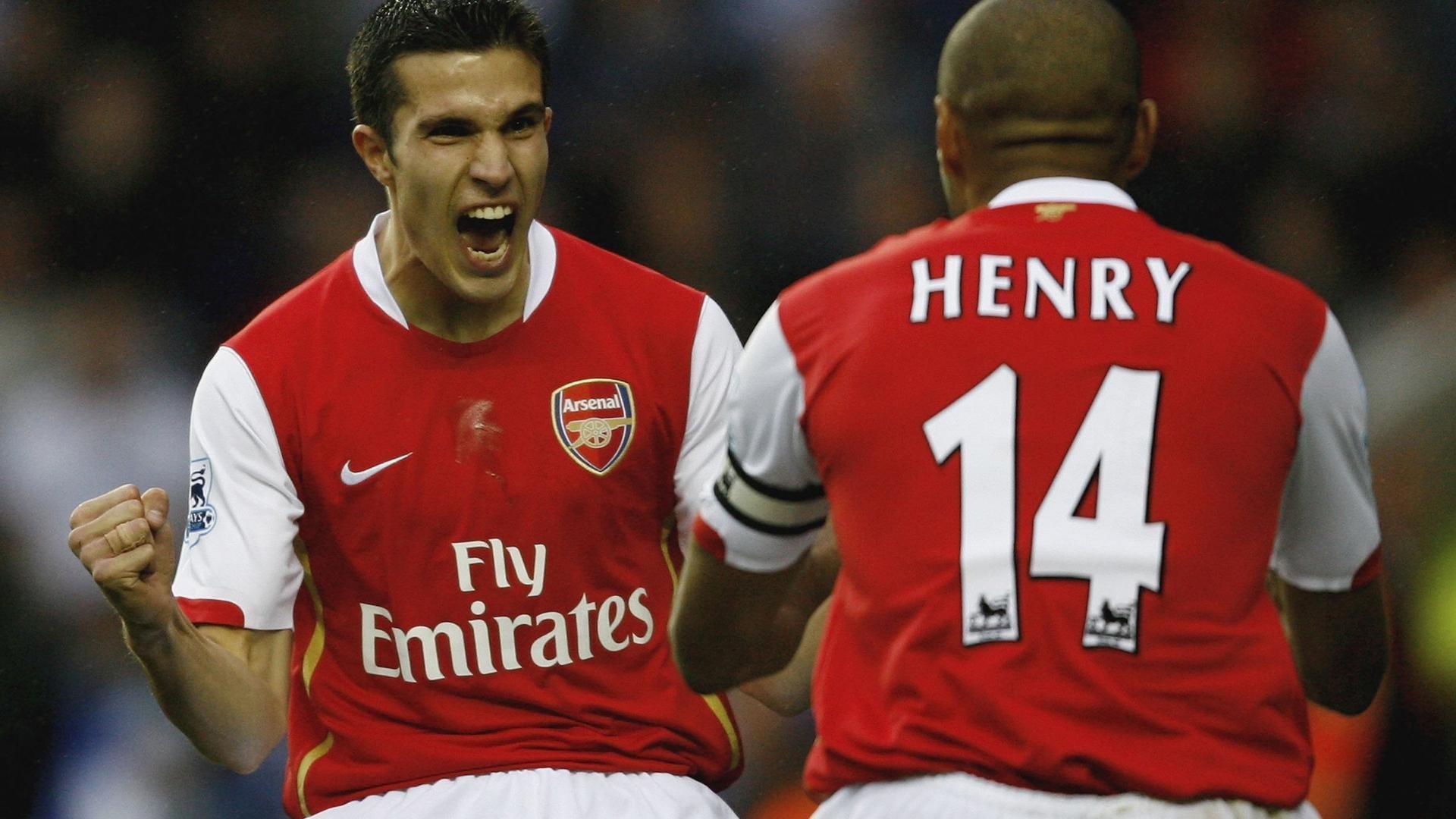 中国足球是否需要引进更多国外经验，中国足球引进外援利弊辩论赛